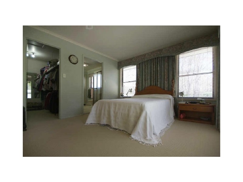 12 Esperanto Court, Kearneys Spring QLD 4350