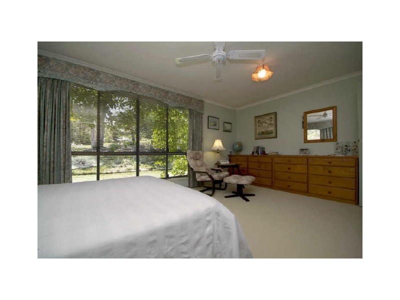 12 Esperanto Court, Kearneys Spring QLD 4350