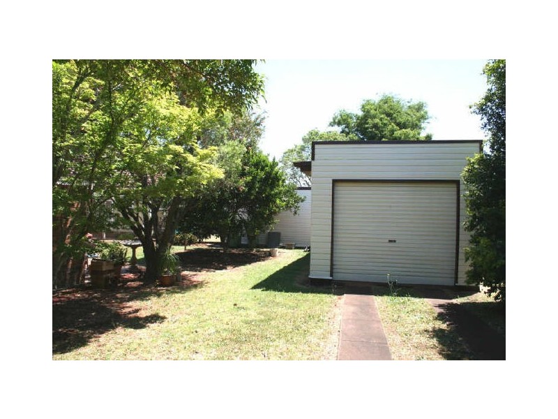 16 Lydwin Crescent, East Toowoomba QLD 4350