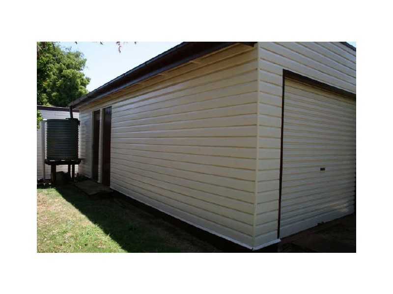 16 Lydwin Crescent, East Toowoomba QLD 4350