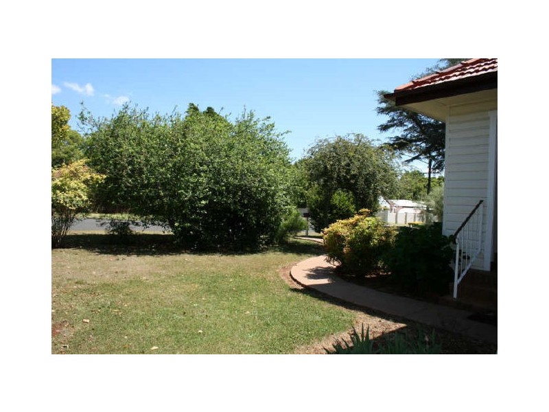 16 Lydwin Crescent, East Toowoomba QLD 4350