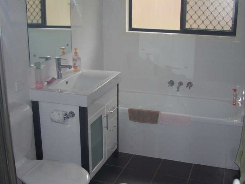 Unit 1/86c Hogg Street, Rockville QLD 4350