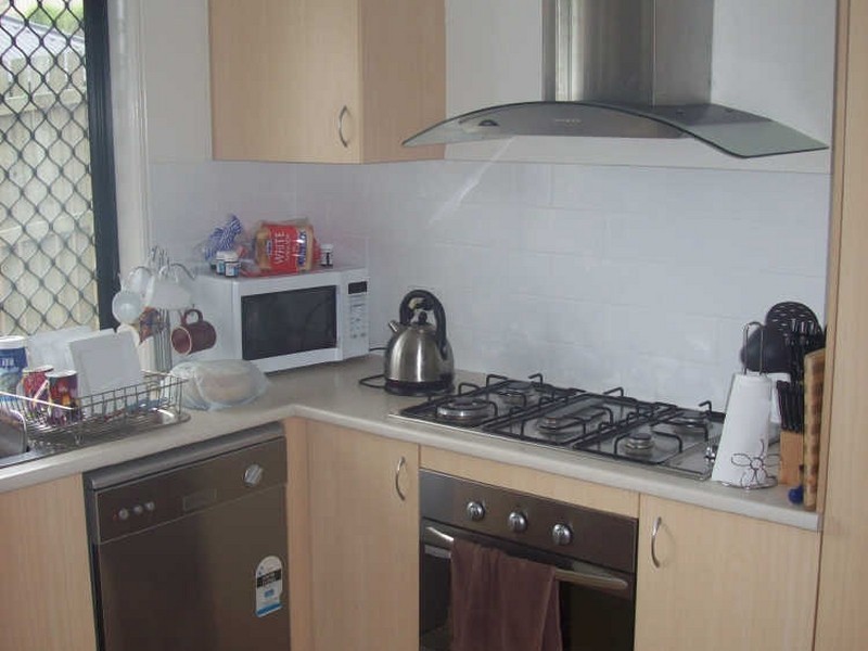 Unit 1/86c Hogg Street, Rockville QLD 4350