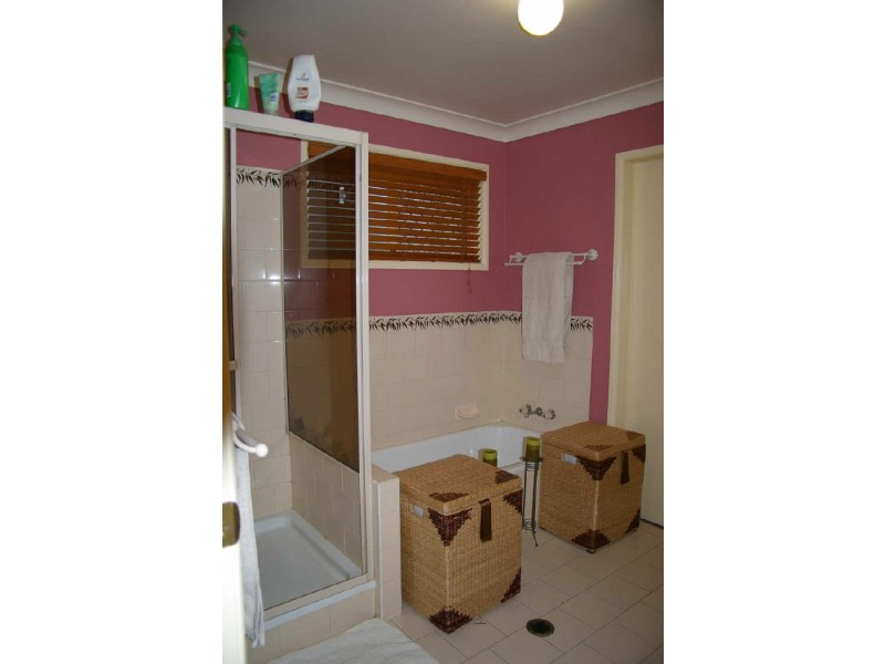 46 Gainsborough Drive, Glenvale QLD 4350