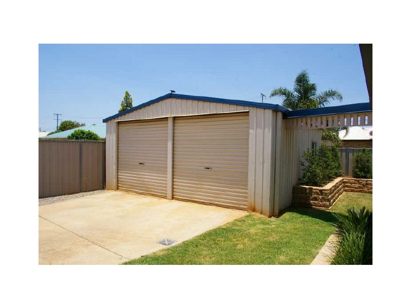 46 Gainsborough Drive, Glenvale QLD 4350