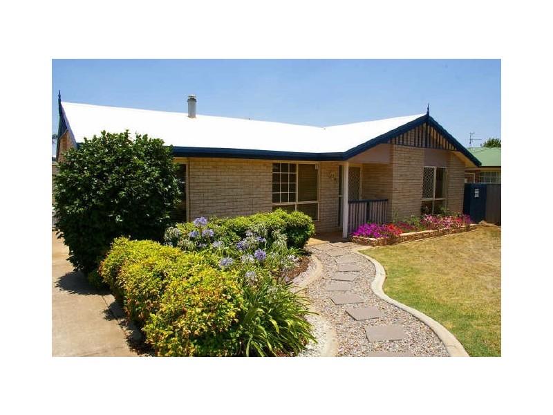 46 Gainsborough Drive, Glenvale QLD 4350