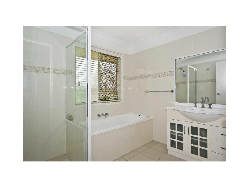 14 Karingal Court, Glenvale QLD 4350