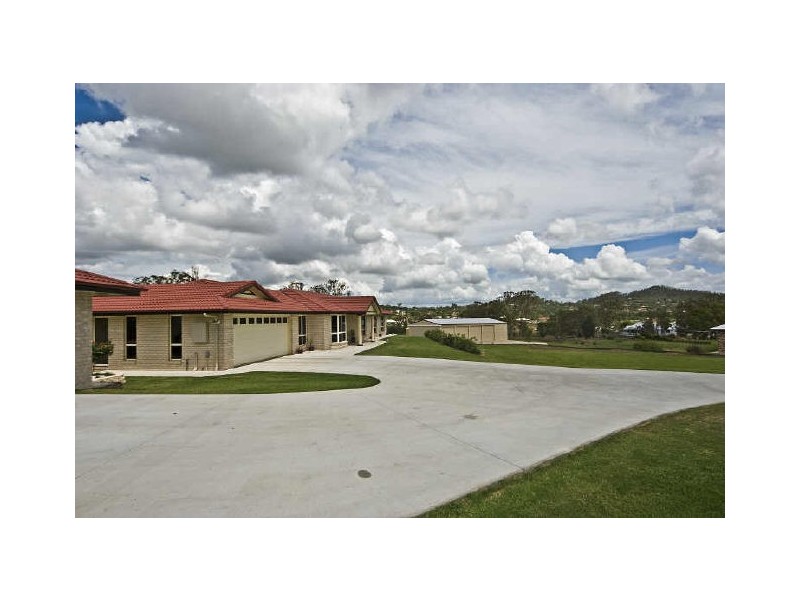 14 Karingal Court, Glenvale QLD 4350