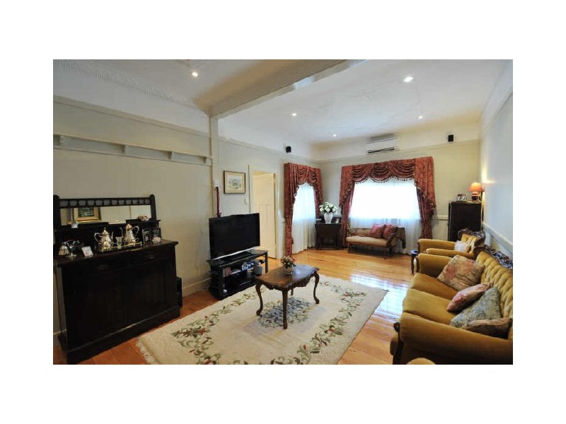 15 Rhyde Street, Mount Lofty QLD 4350