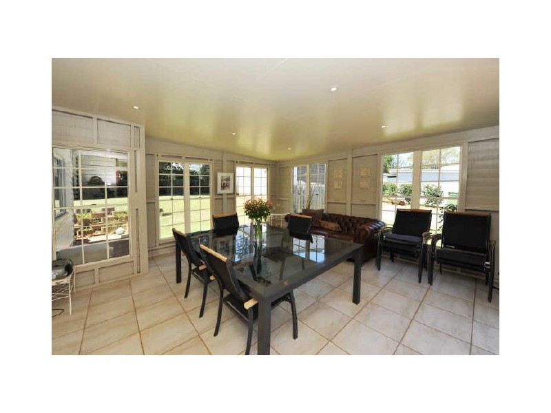 15 Rhyde Street, Mount Lofty QLD 4350