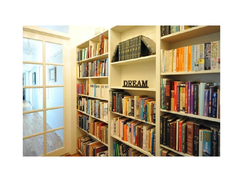 15 Rhyde Street, Mount Lofty QLD 4350