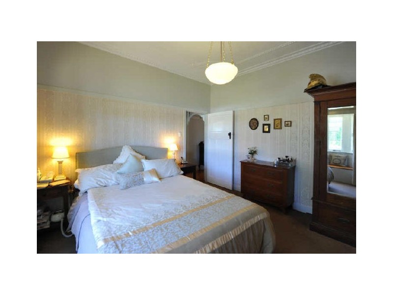 15 Rhyde Street, Mount Lofty QLD 4350