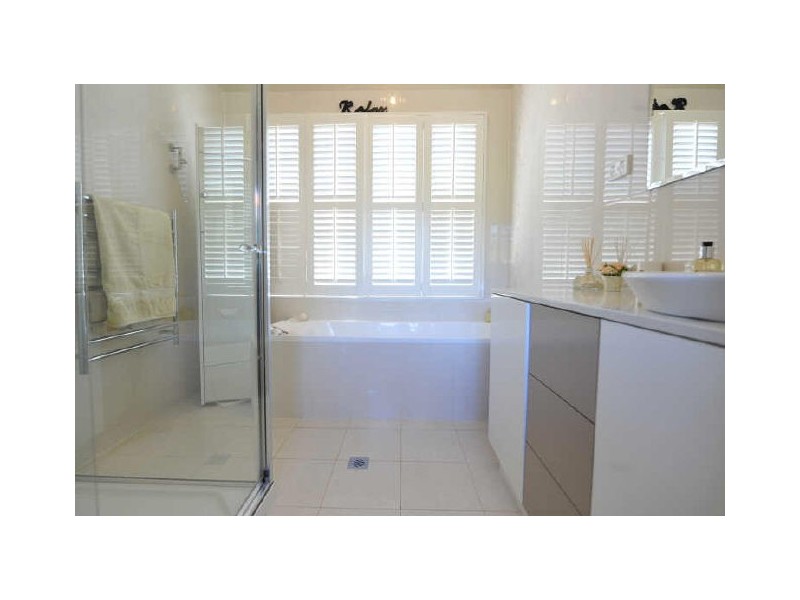 15 Rhyde Street, Mount Lofty QLD 4350