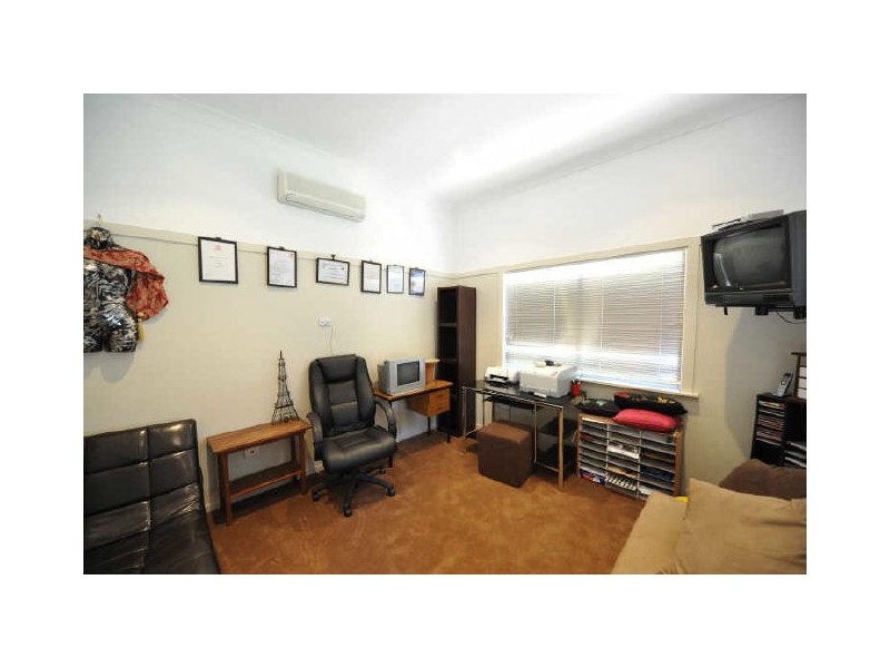 15 Rhyde Street, Mount Lofty QLD 4350