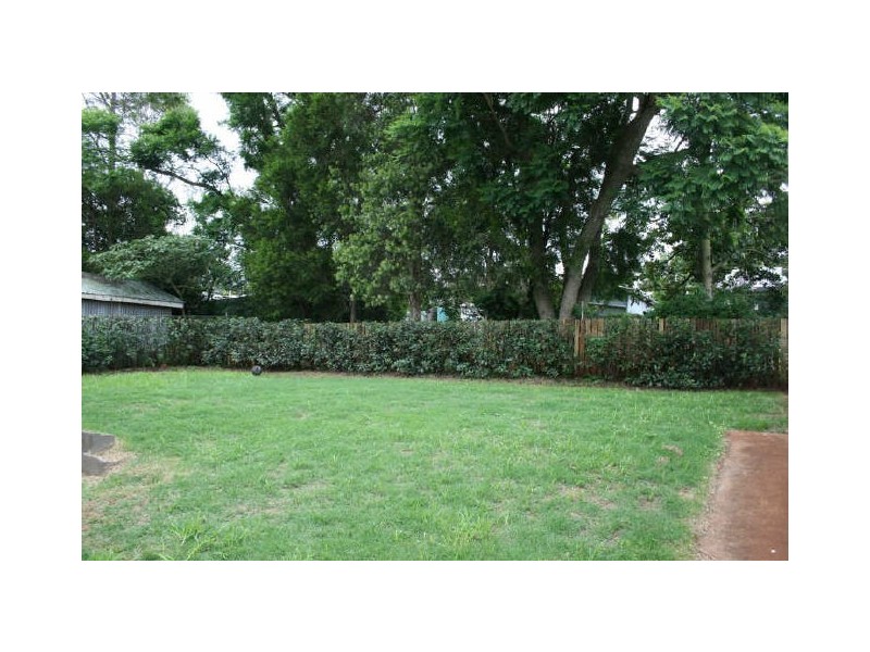 15 Rhyde Street, Mount Lofty QLD 4350