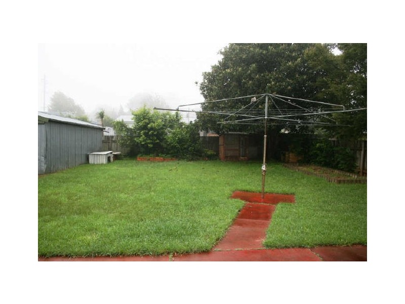 9 Coates Street, Kearneys Spring QLD 4350