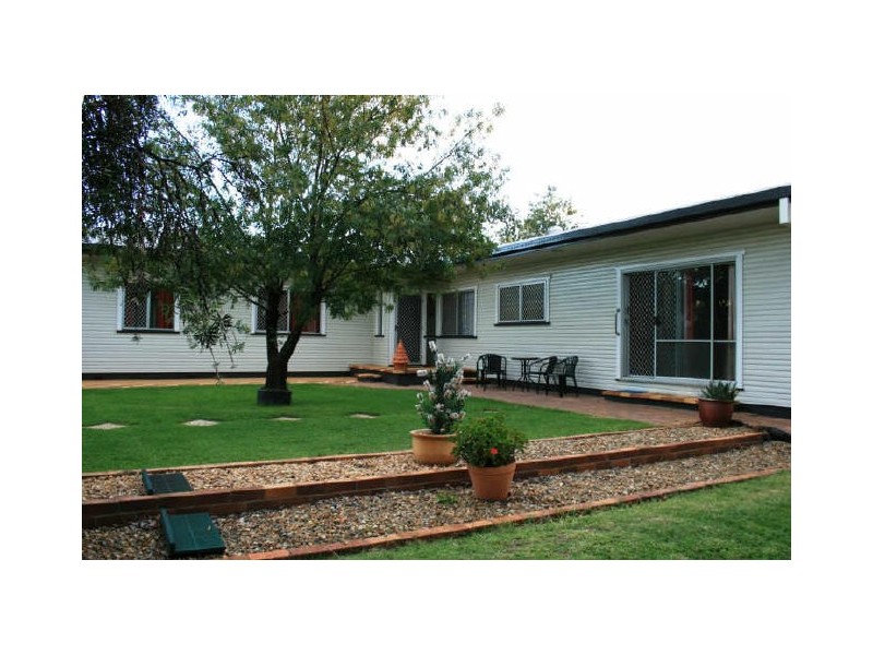 11 Murray Street, Pittsworth QLD 4356