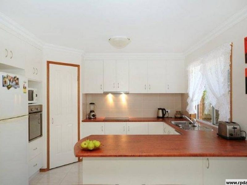 24a Collins Street, Mount Lofty QLD 4350