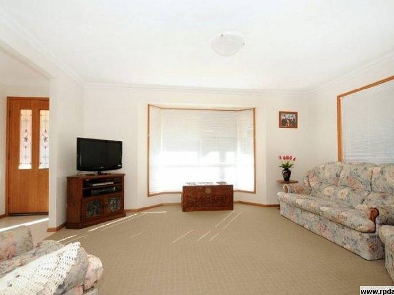 24a Collins Street, Mount Lofty QLD 4350