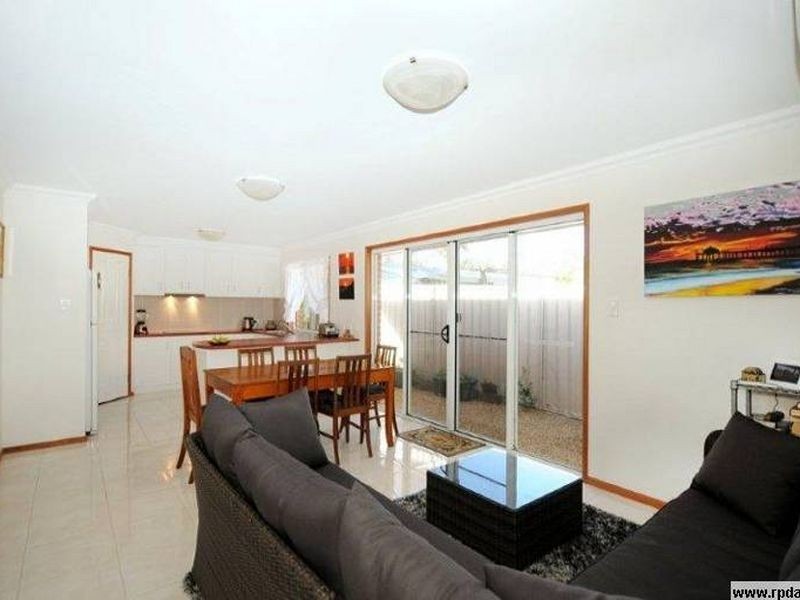 24a Collins Street, Mount Lofty QLD 4350