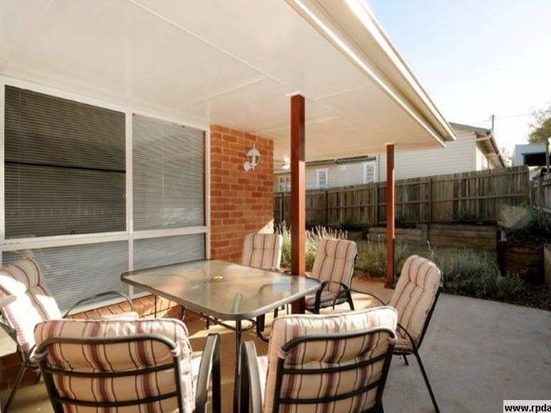 24a Collins Street, Mount Lofty QLD 4350
