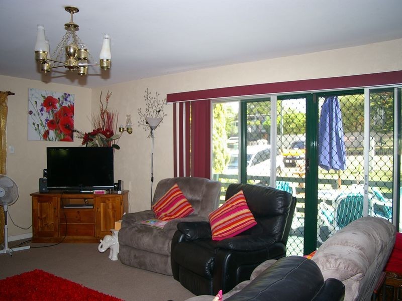 8 Geoffrey Street, Mount Lofty QLD 4350