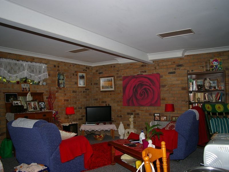 8 Geoffrey Street, Mount Lofty QLD 4350