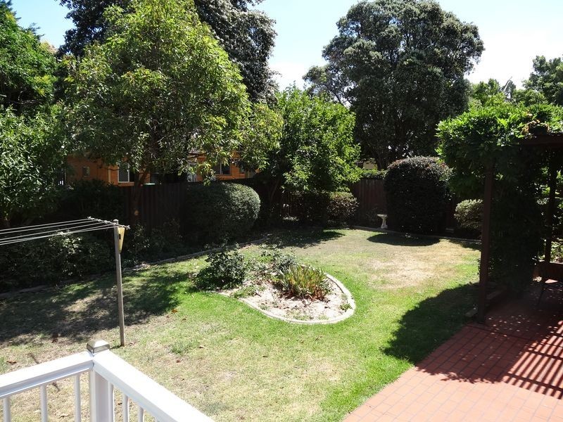 4 Henry Street, Mount Lofty QLD 4350