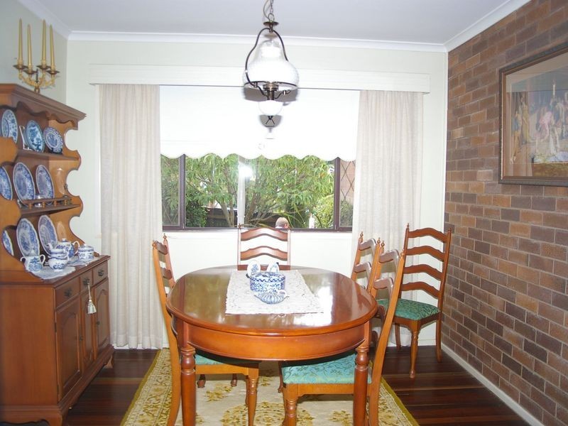 4 Henry Street, Mount Lofty QLD 4350