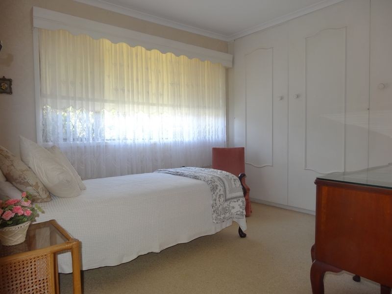 4 Henry Street, Mount Lofty QLD 4350