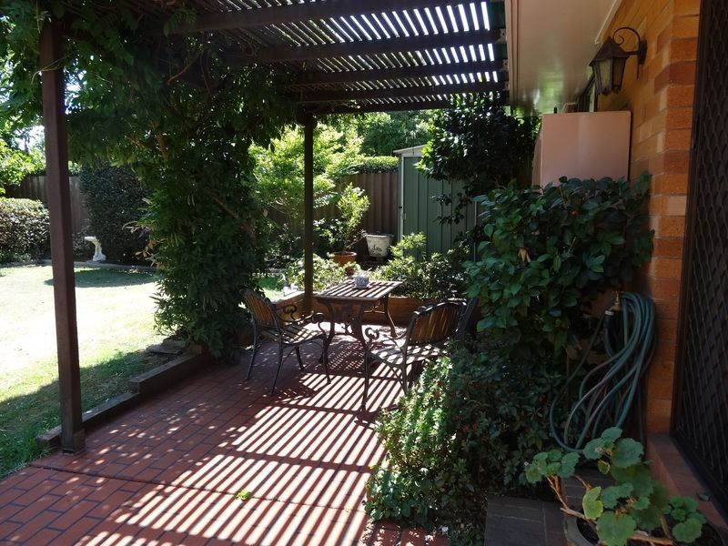 4 Henry Street, Mount Lofty QLD 4350