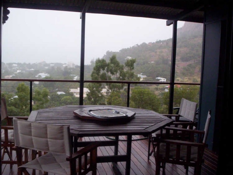 12 Toorak Place, Belgian Gardens QLD 4810