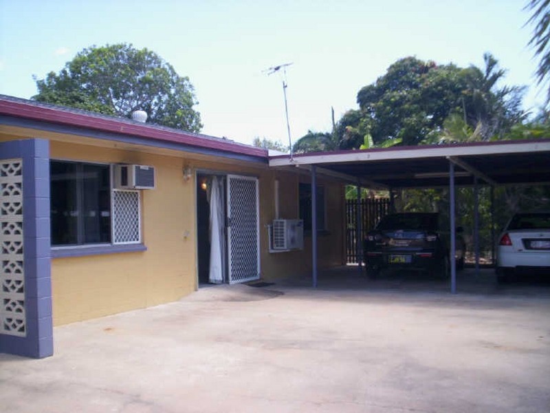 2/27 Fitzroy Street, Cranbrook QLD 4814