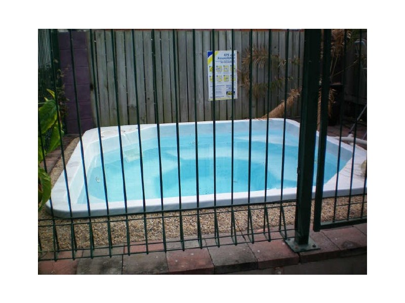 51 Banfield Drive, Mount Louisa QLD 4814