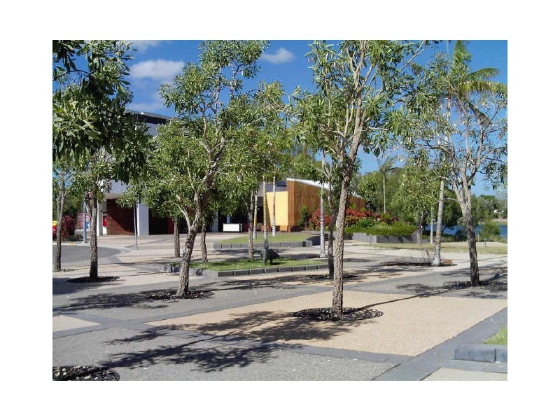 2/237 Riverside Bld, Edgewater Apts, Douglas VIC 3401