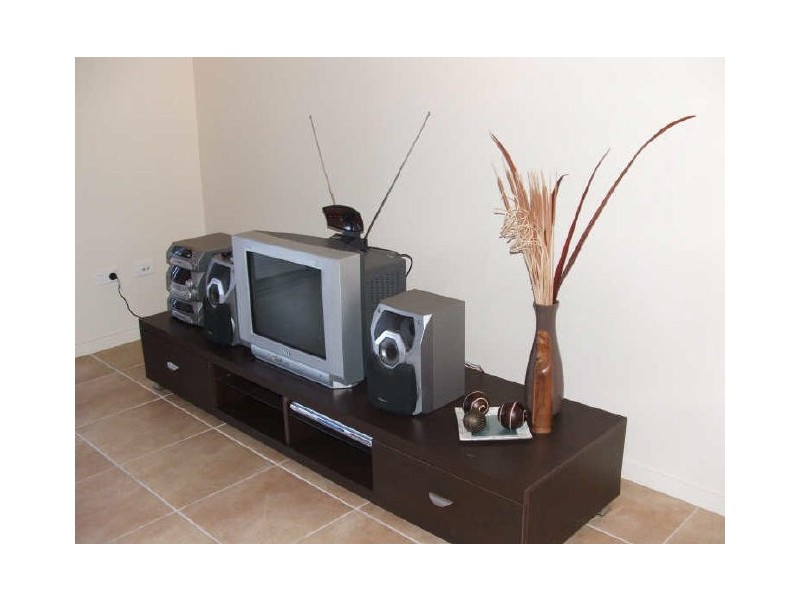 2/237 Riverside Bld, Edgewater Apts, Douglas VIC 3401