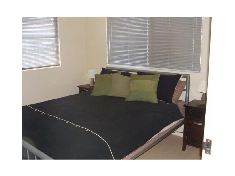 2/237 Riverside Bld, Edgewater Apts, Douglas VIC 3401