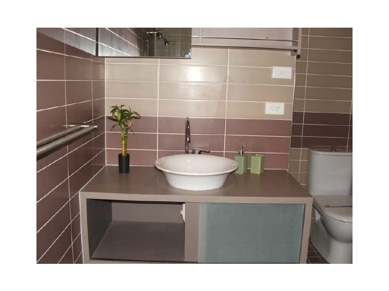 2/237 Riverside Bld, Edgewater Apts, Douglas VIC 3401