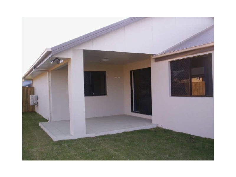 10 Anchorage Circuit ***, Bushland Beach QLD 4818