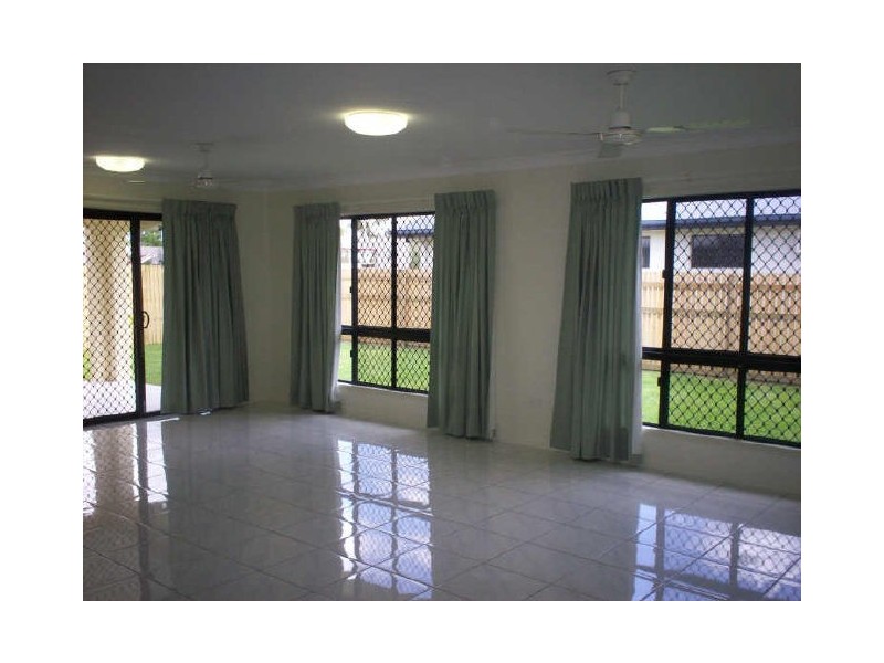 14 Blue Wren Drive, Kelso QLD 4815