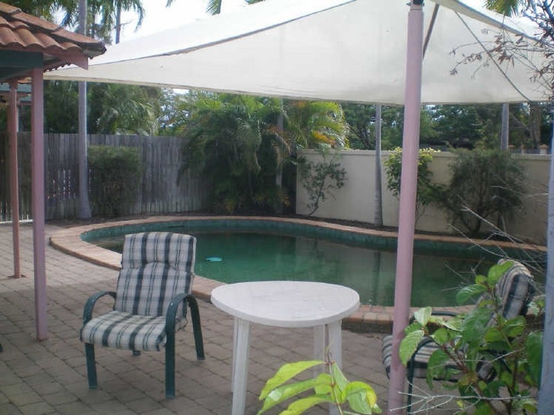 10/14 Nix Street, West End QLD 4810