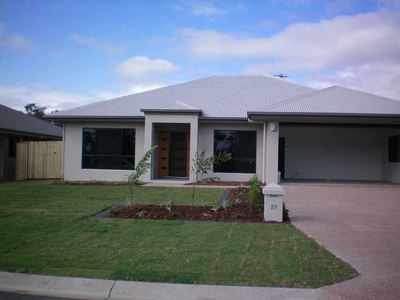21 Hillock Crescent, Bushland Beach QLD 4818