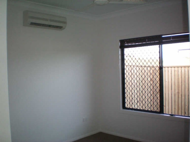 21 Hillock Crescent, Bushland Beach QLD 4818