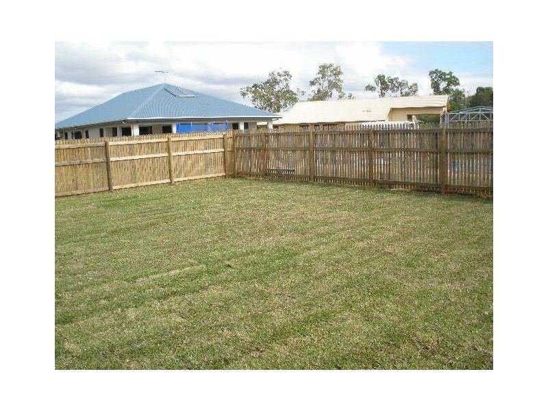 13 Daintree Drive, Bushland Beach QLD 4818