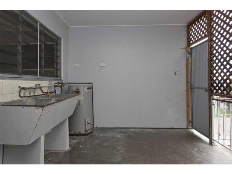 15 Carr Street, Hermit Park QLD 4812