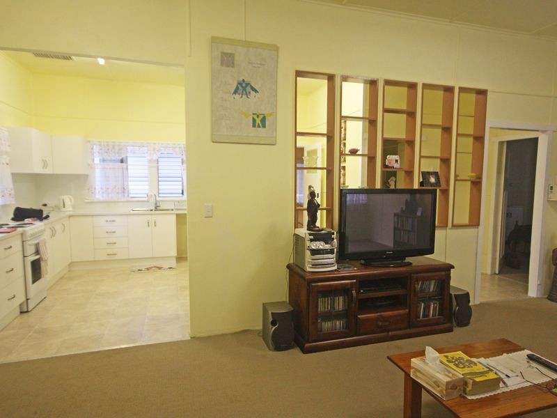 24 McAlister Street, Oonoonba QLD 4811