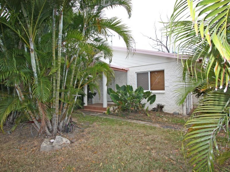 27 Endeavour Road, Bluewater QLD 4818