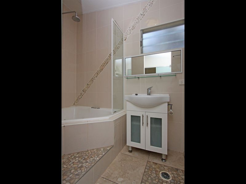 15 Balsam Street, Bushland Beach QLD 4818