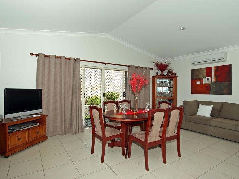 8 Palomar Court, Mount Louisa QLD 4814