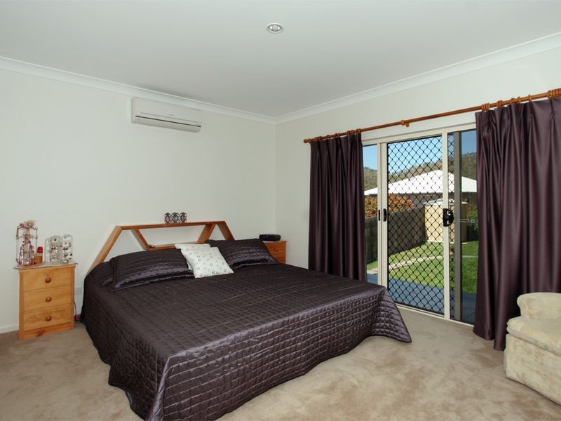 8 Palomar Court, Mount Louisa QLD 4814